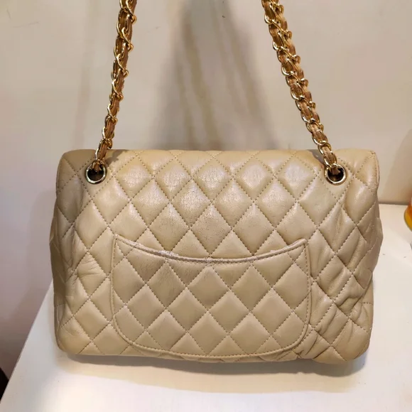 CHANEL Caviar Beige Jumbo Gold Hardware - Preloved - Picture 4 of 16